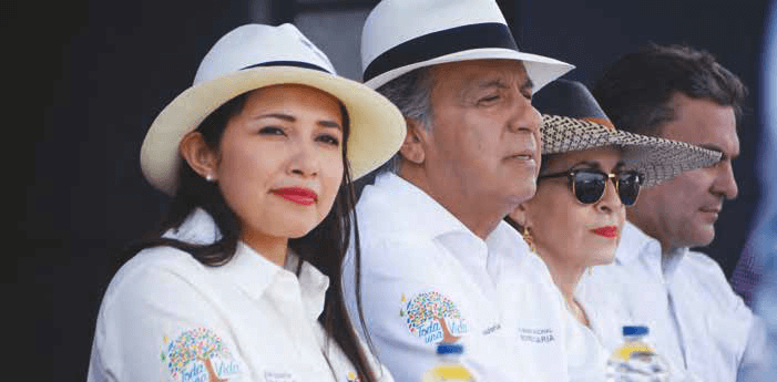 El presidente Moreno acompañado de la ministra Vanessa Cordero, solemnizan el lanzamiento de la Gran Minga Agropecuaria
